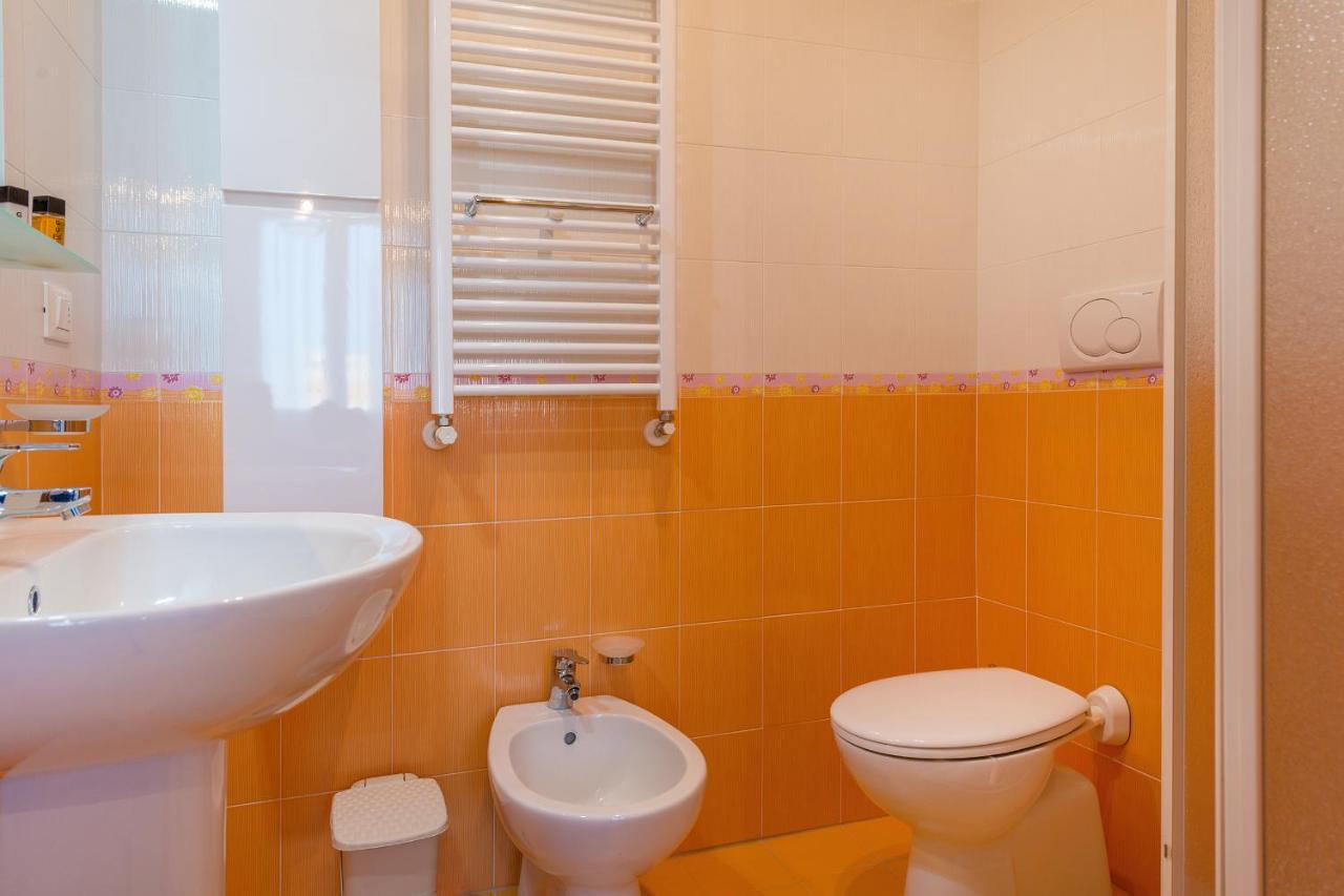 Goodstay Archimede Apartment Lecce Exteriör bild